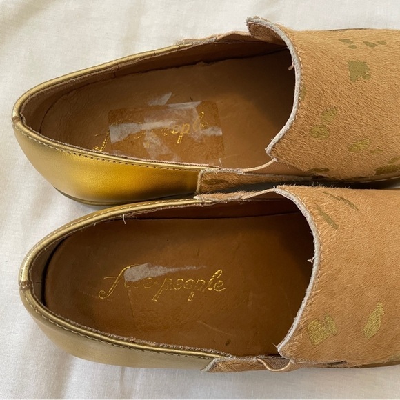 Free People 36 (US 6) Varsity Slip On Flats ~ Gold & Tan Calf Hair Shoes Casual - Picture 9 of 10